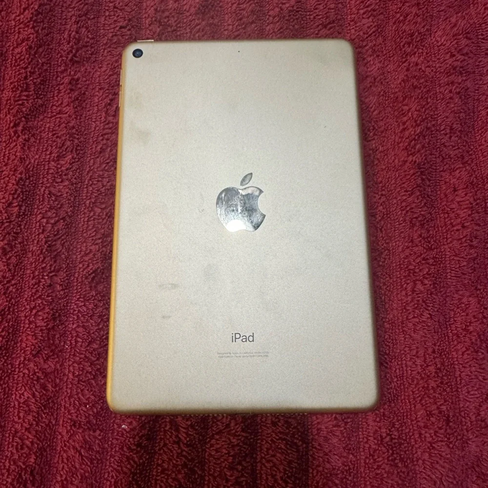 Apple iPad with White and Silver Finish